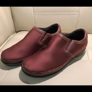 Aetrex slip on Women 9